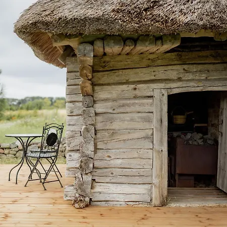 Σπίτι διακοπών Privaatne Glamping, Saun Ja Koeoegiga Maja Mere Kaldal Jogela