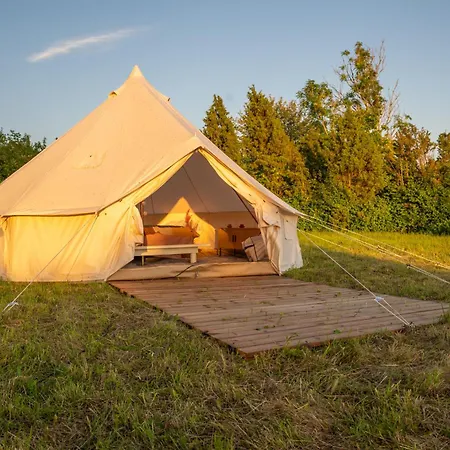 Σπίτι διακοπών Privaatne Glamping, Saun Ja Koeoegiga Maja Mere Kaldal