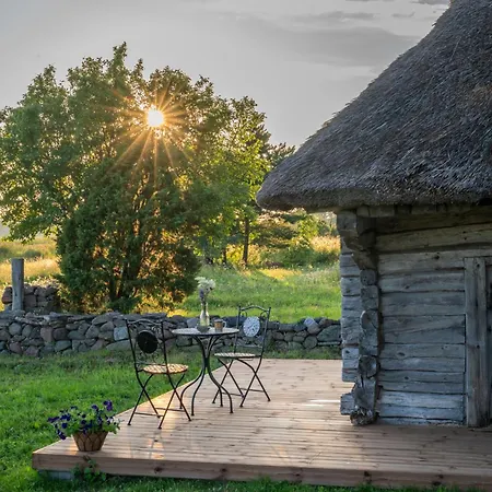 Privaatne Glamping, Saun Ja Koeoegiga Maja Mere Kaldal Jogela